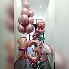 Композиция из воздушных шаров на день рождения.